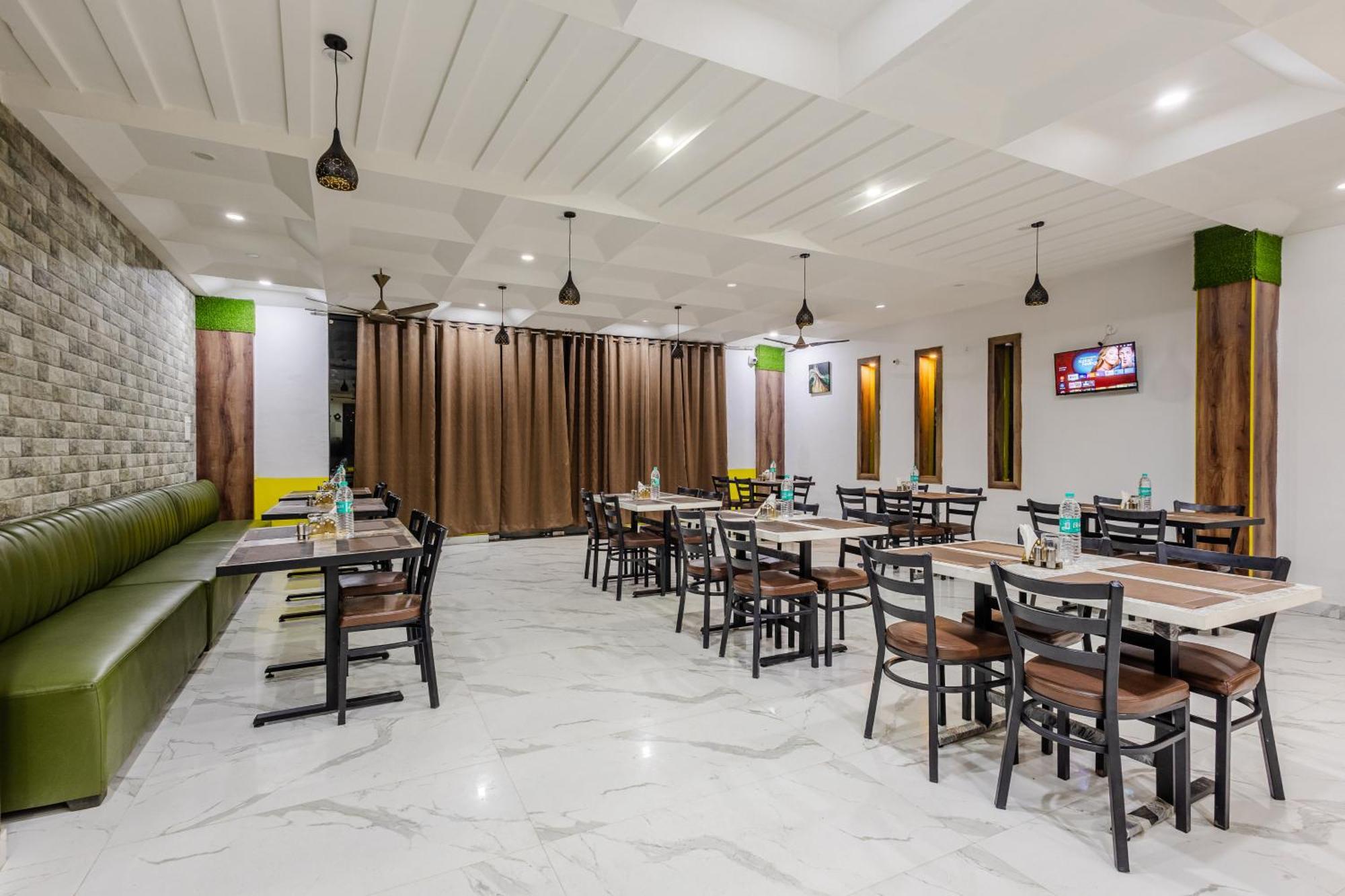 Lime Tree Hotel And Banquet Vrindávan Kültér fotó